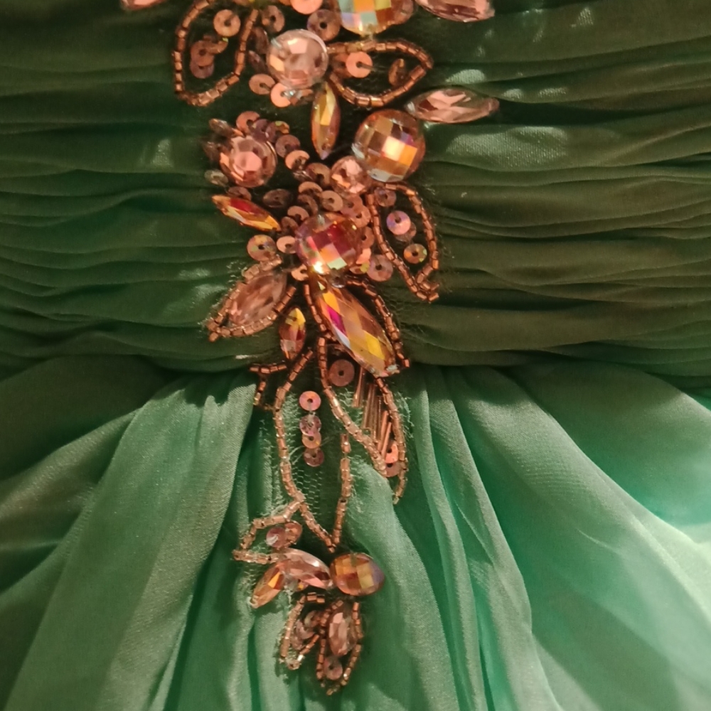 Prom dress - Picture 3 of 8